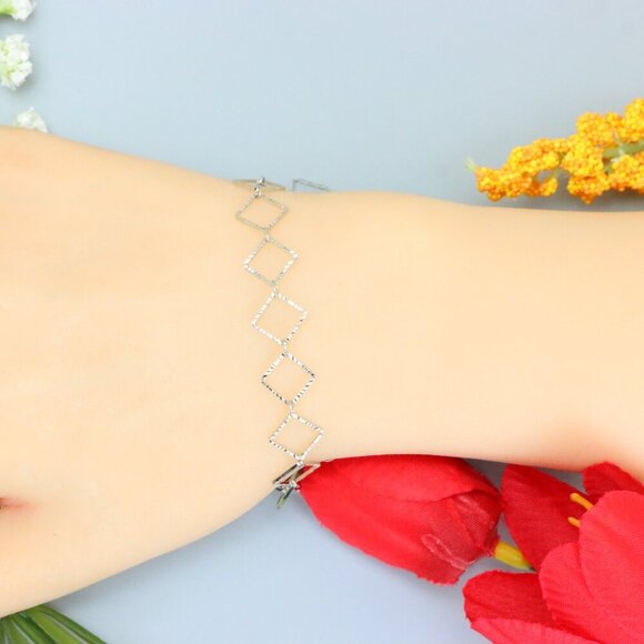 "Elegant & Trendy Bracelet, A Perfect Gift for Women, Thoughtful, EVCH1701 - Picture 10 of 10